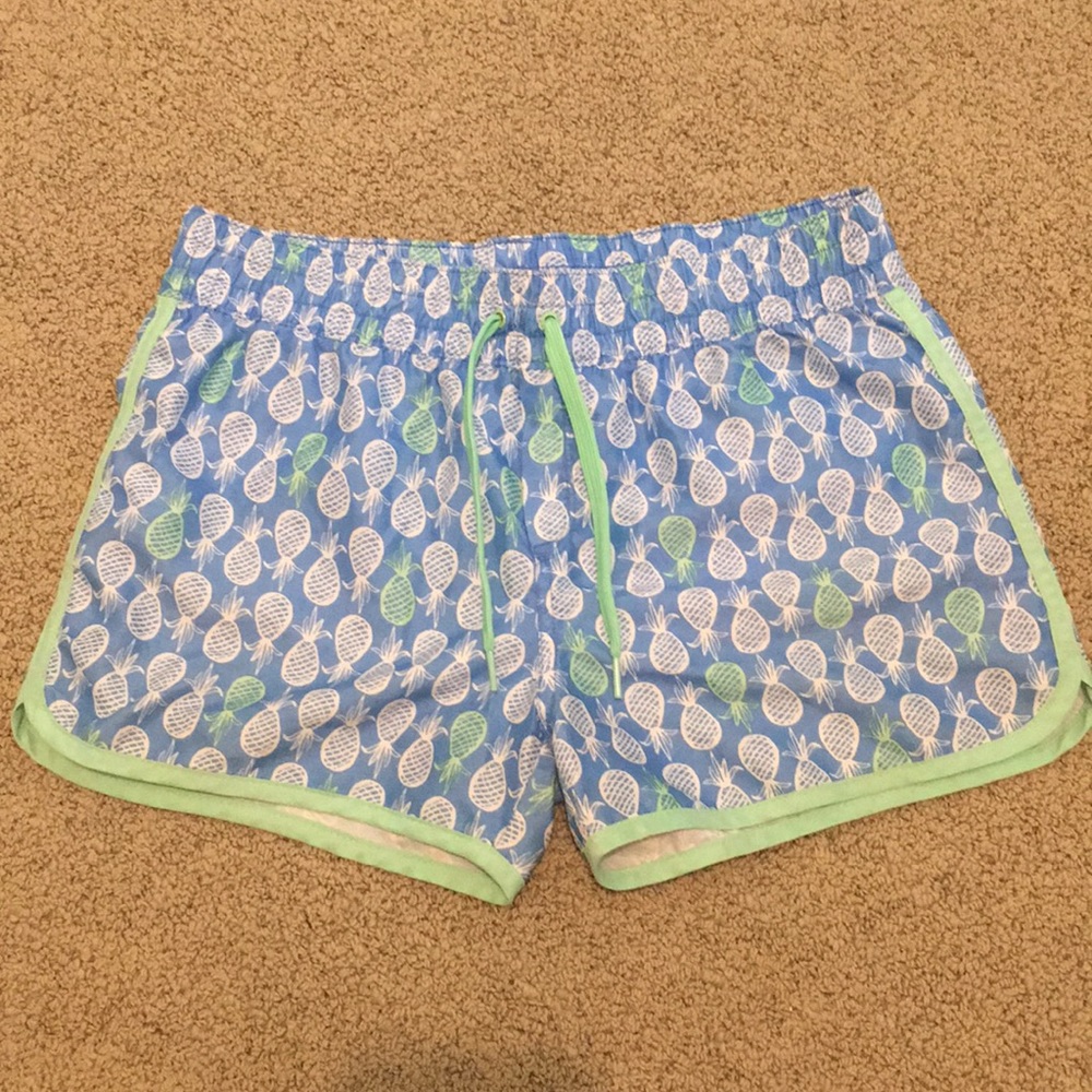 Cute pineapple board shorts!